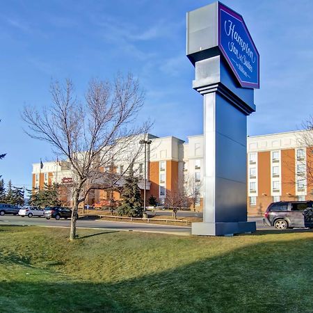 Hampton Inn & Suites By Hilton Calgary-Airport Экстерьер фото