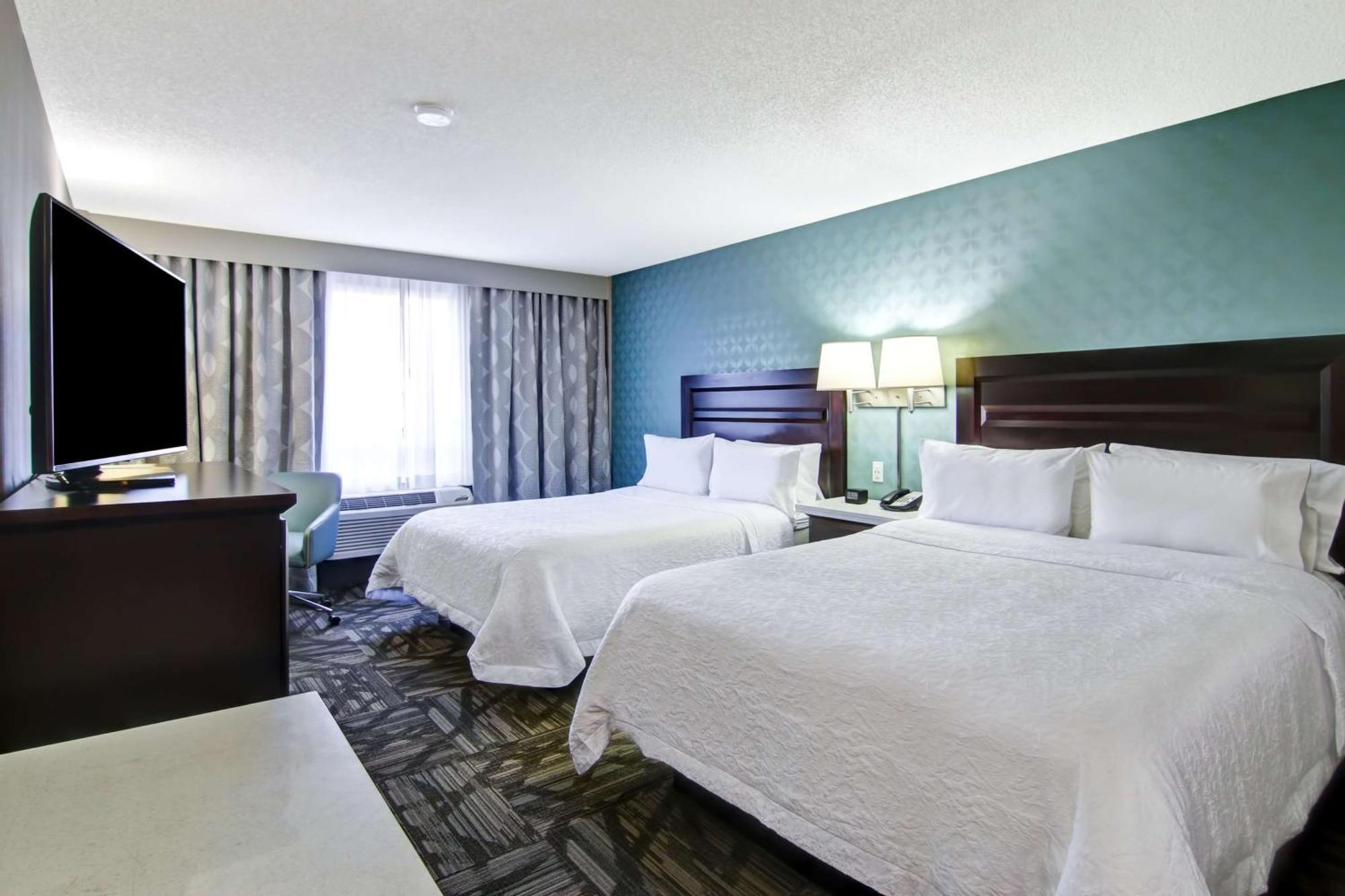 Hampton Inn & Suites By Hilton Calgary-Airport Экстерьер фото