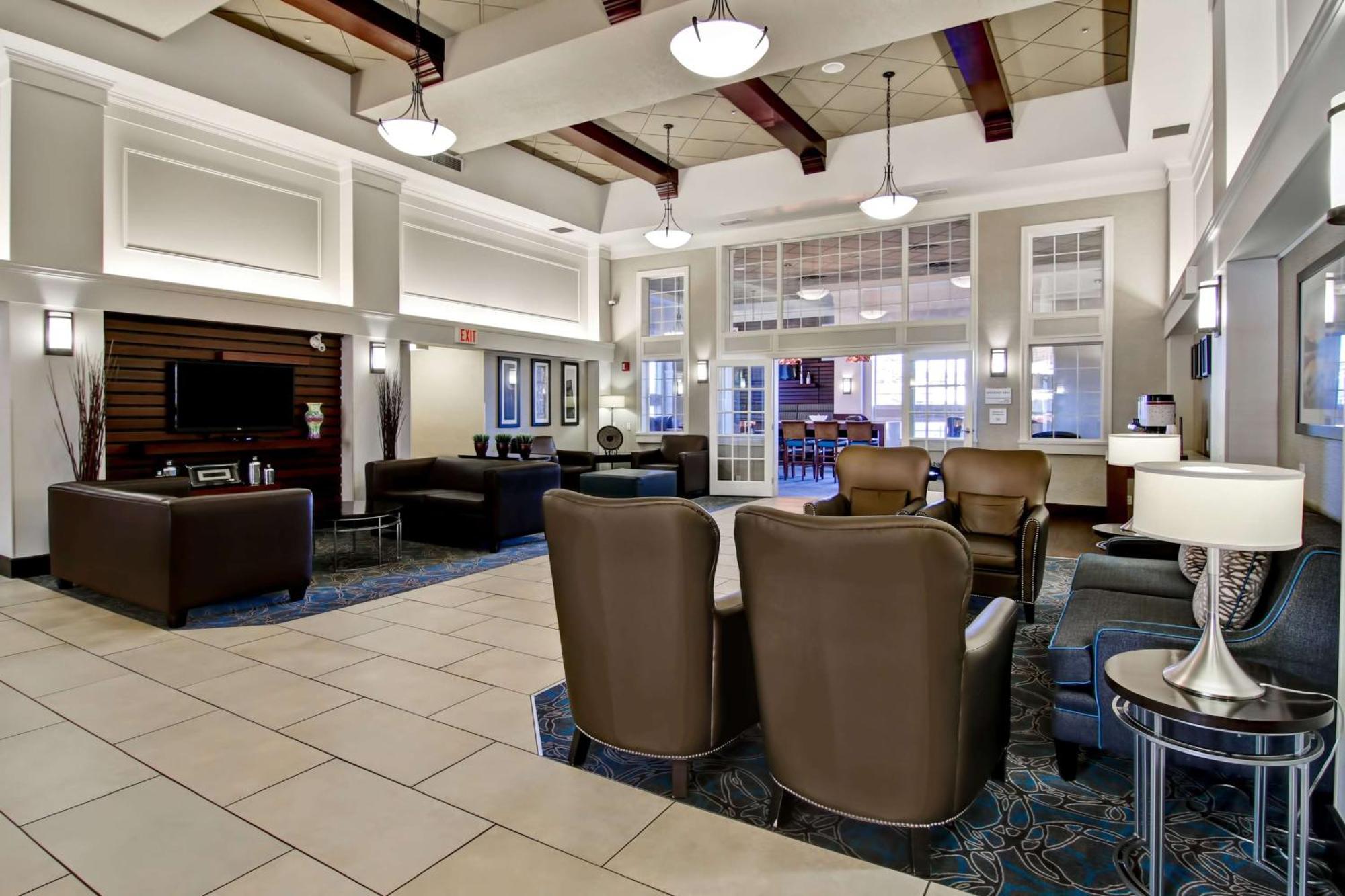 Hampton Inn & Suites By Hilton Calgary-Airport Экстерьер фото