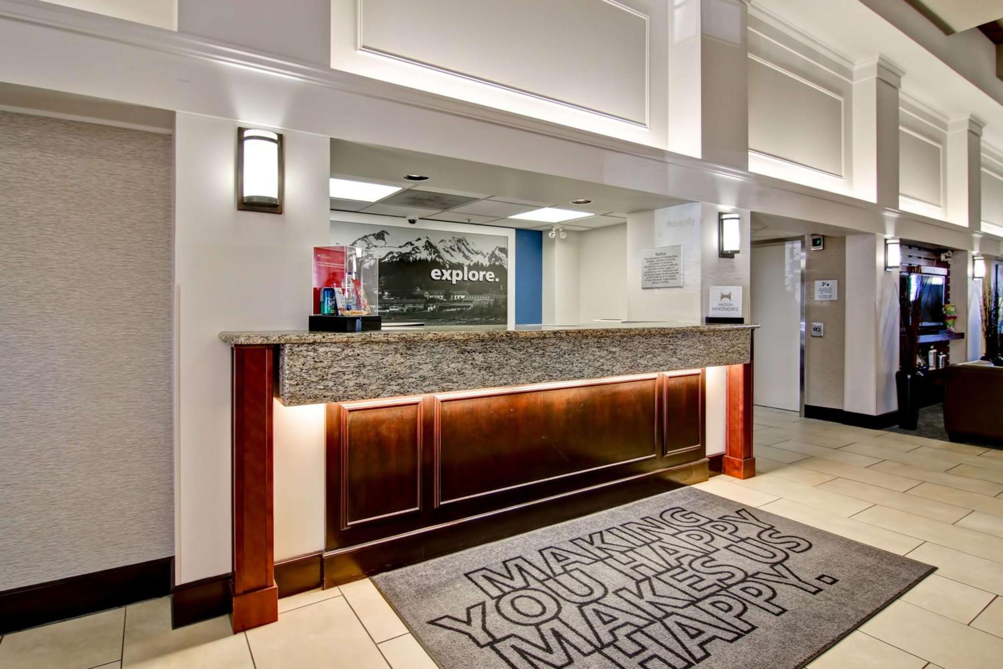 Hampton Inn & Suites By Hilton Calgary-Airport Экстерьер фото