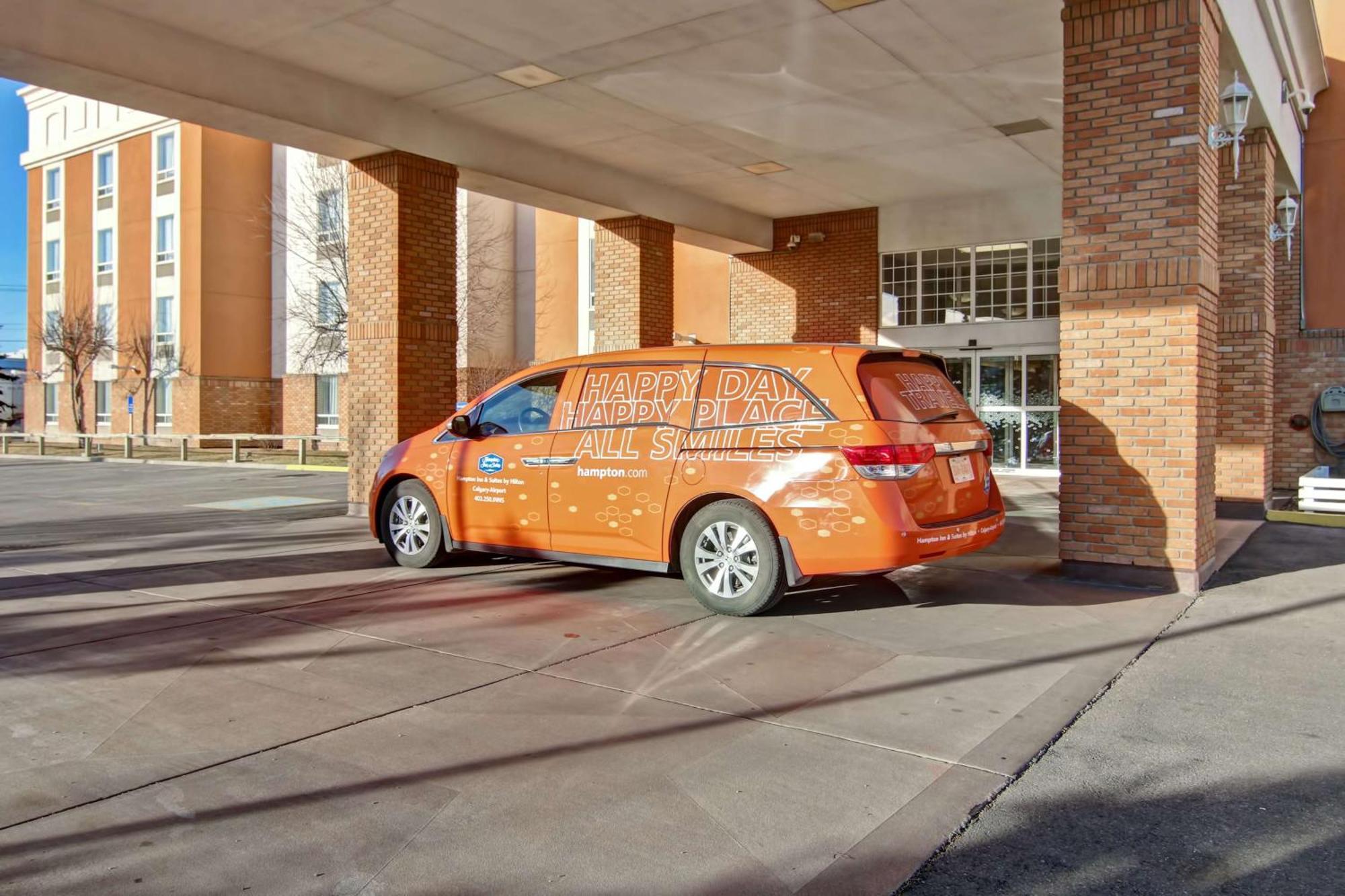Hampton Inn & Suites By Hilton Calgary-Airport Экстерьер фото