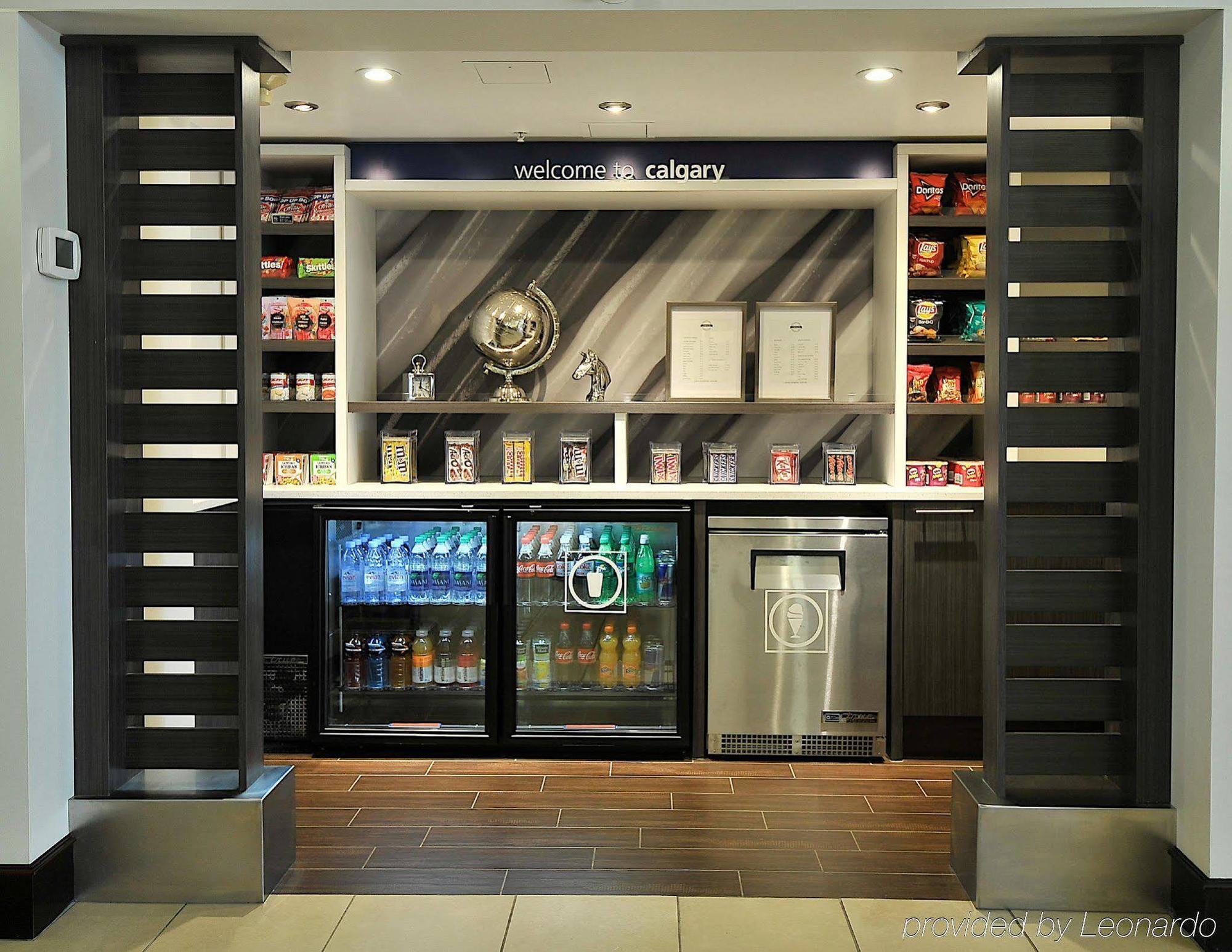 Hampton Inn & Suites By Hilton Calgary-Airport Экстерьер фото