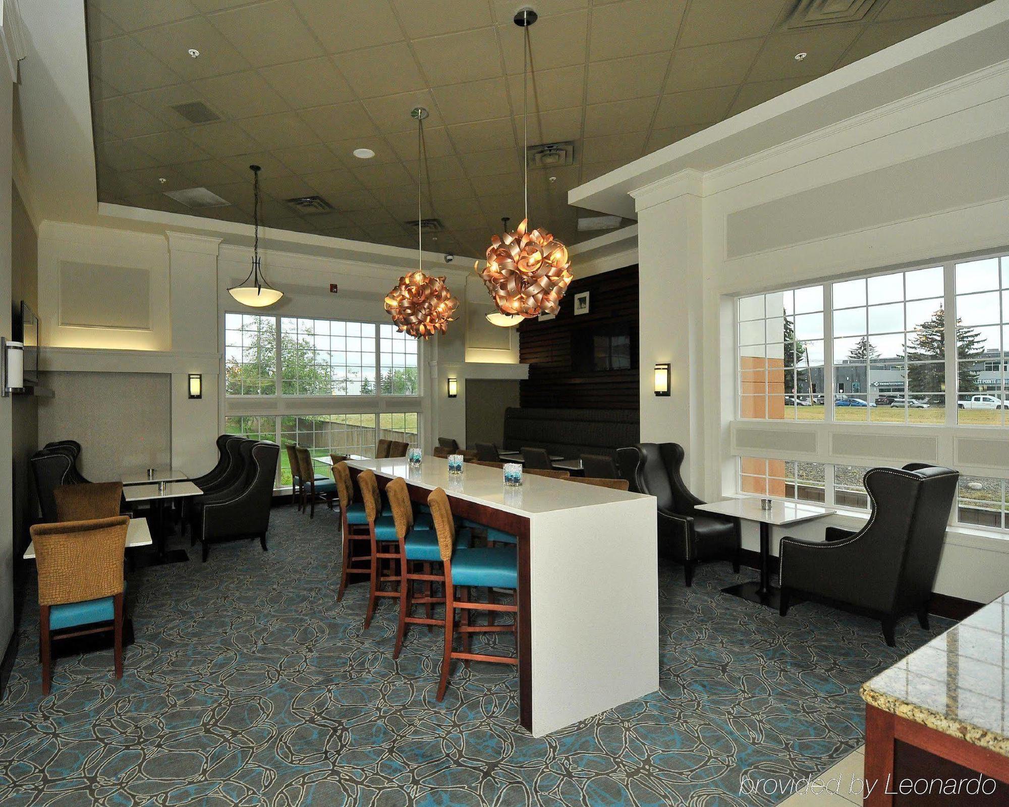 Hampton Inn & Suites By Hilton Calgary-Airport Экстерьер фото