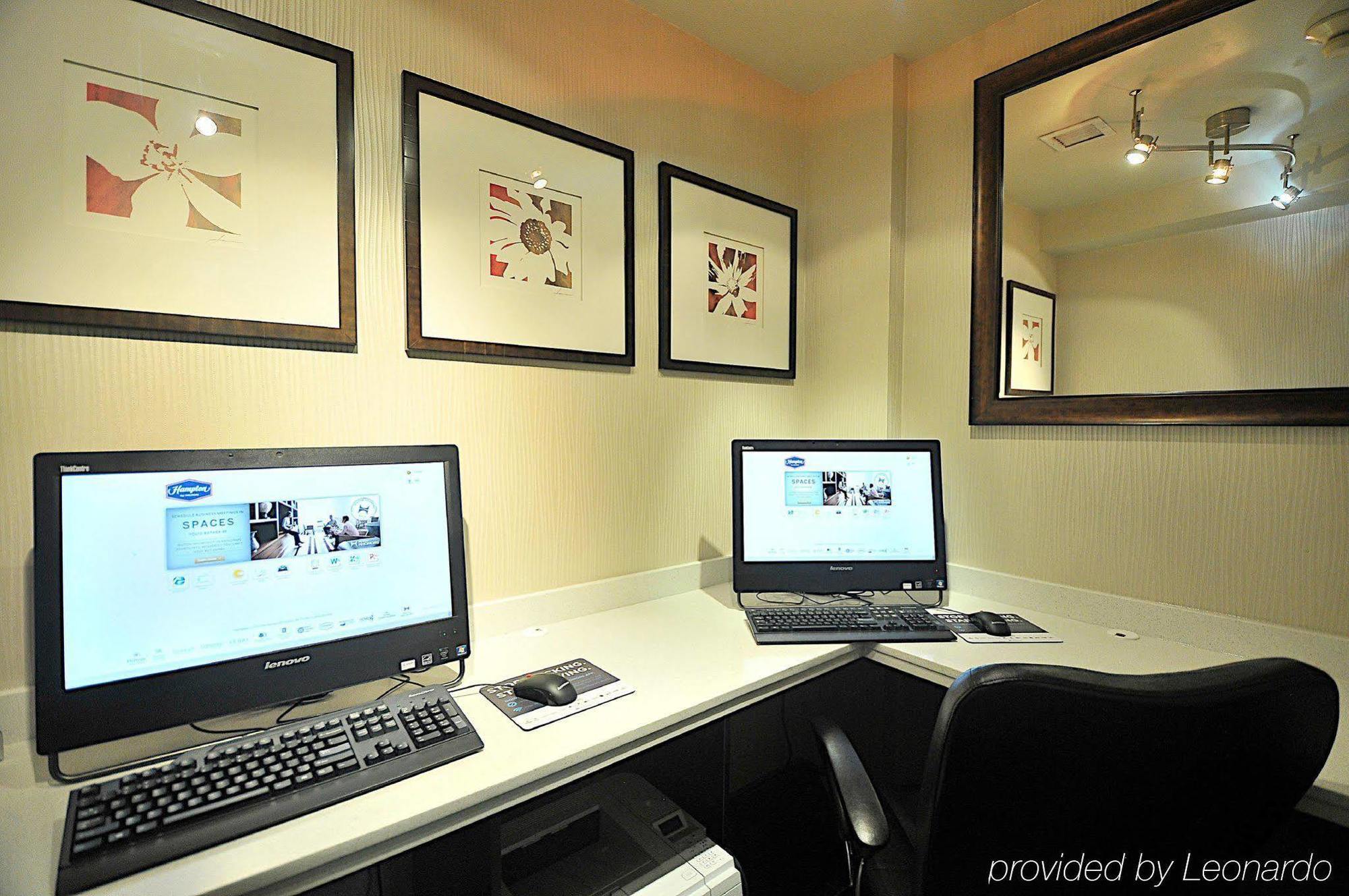 Hampton Inn & Suites By Hilton Calgary-Airport Экстерьер фото