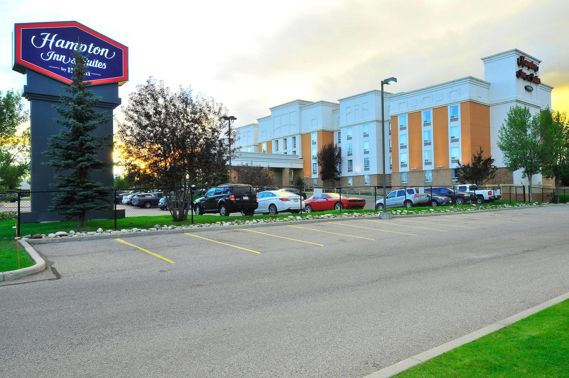 Hampton Inn & Suites By Hilton Calgary-Airport Экстерьер фото